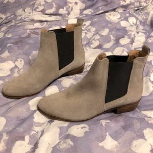 NEVER WORN Steve Madden Dover Chelsea Boot